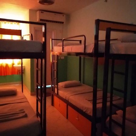 Bunk Hostel Delhi Нью-Дели Экстерьер фото