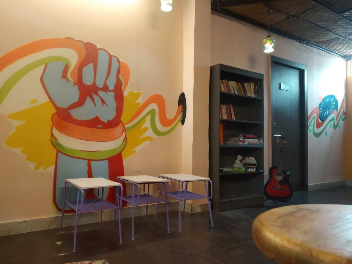 Bunk Hostel Delhi Нью-Дели Экстерьер фото