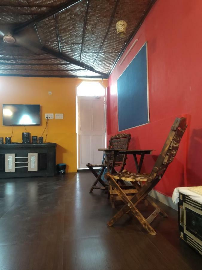 Bunk Hostel Delhi Нью-Дели Экстерьер фото