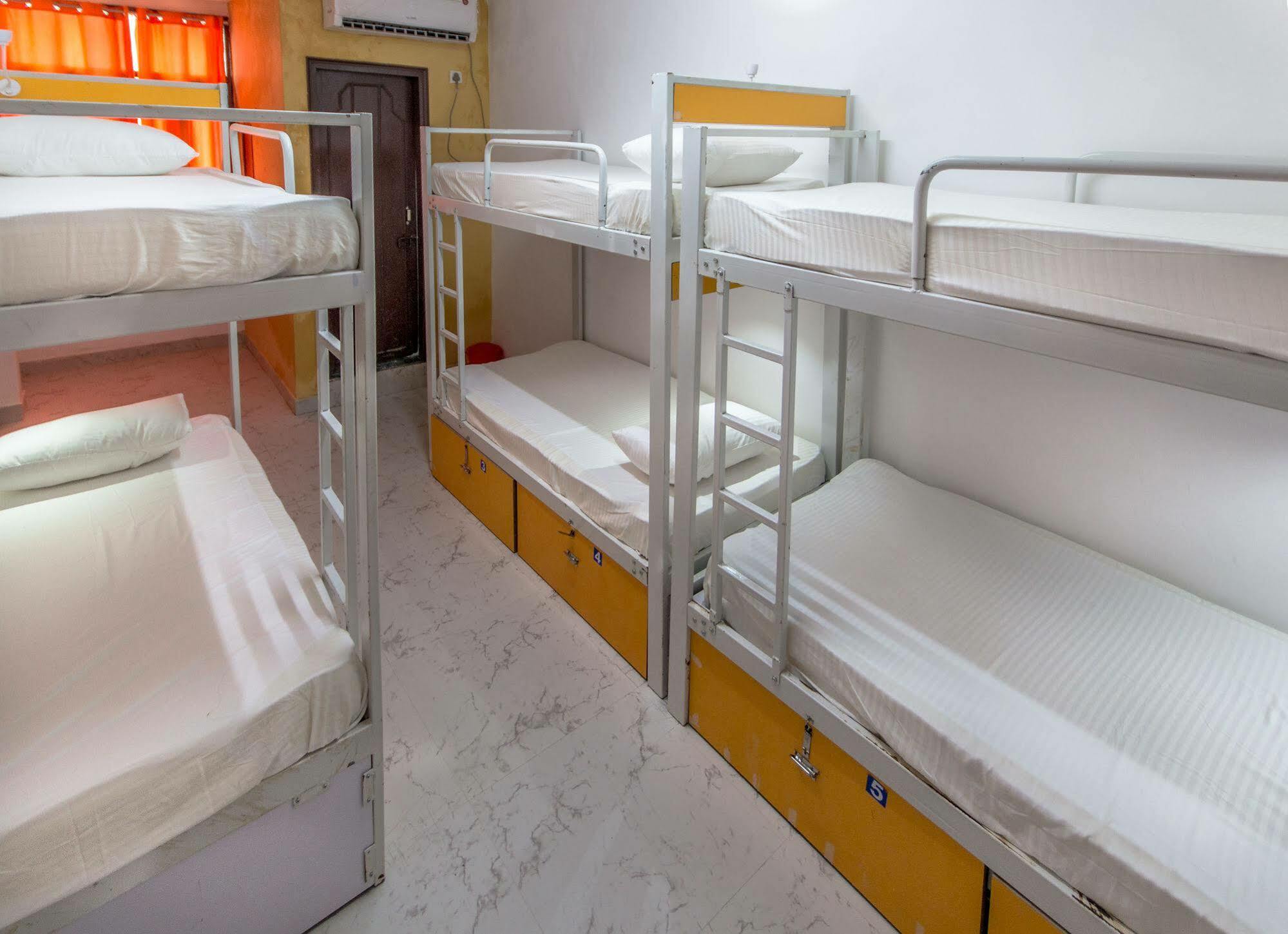 Bunk Hostel Delhi Нью-Дели Экстерьер фото