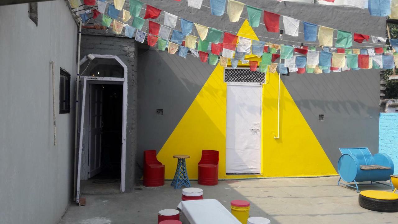 Bunk Hostel Delhi Нью-Дели Экстерьер фото