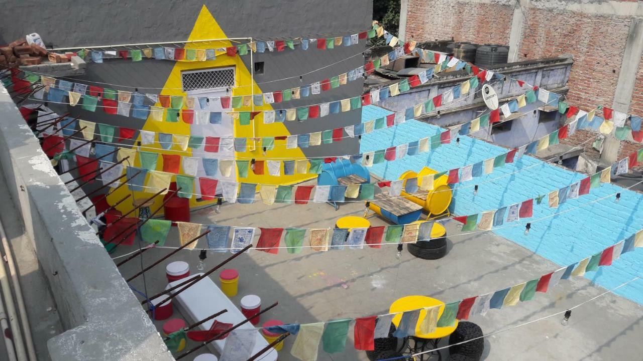 Bunk Hostel Delhi Нью-Дели Экстерьер фото