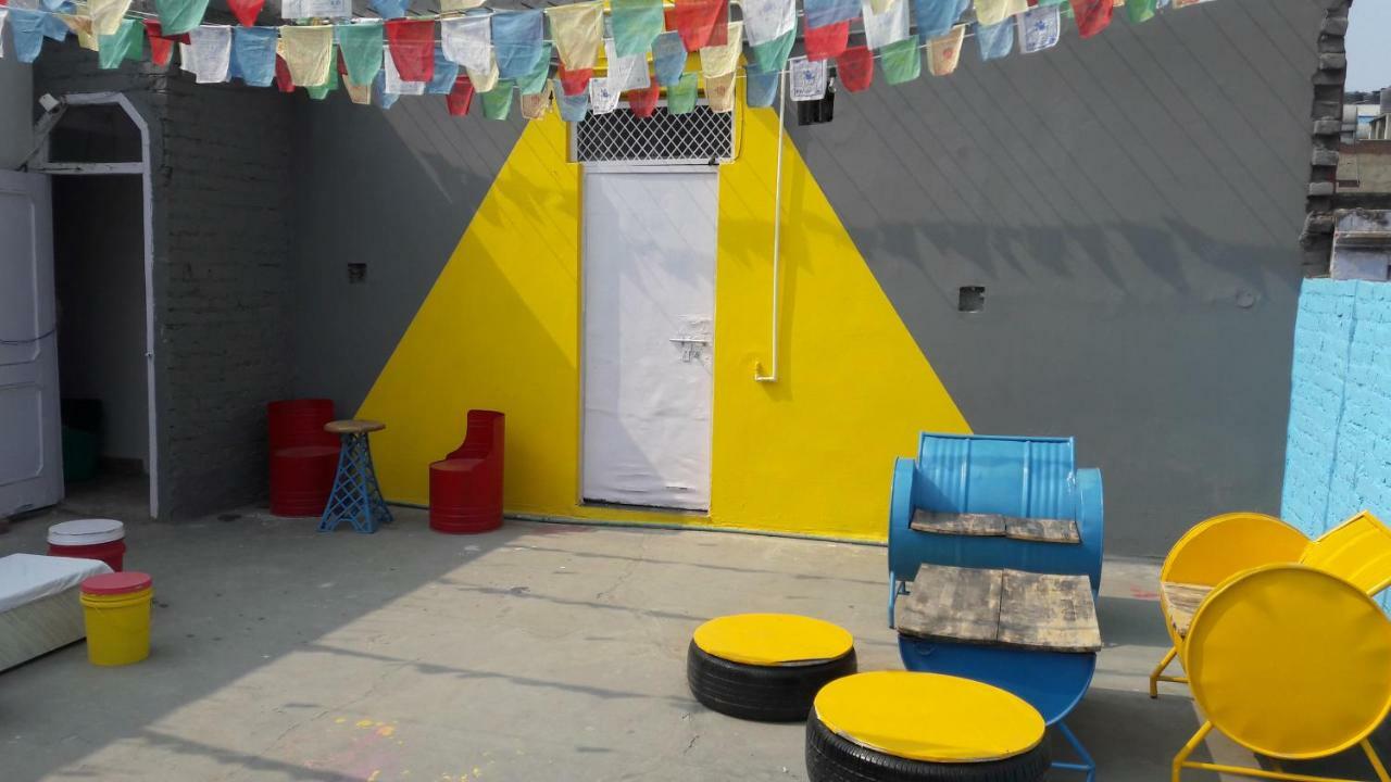 Bunk Hostel Delhi Нью-Дели Экстерьер фото