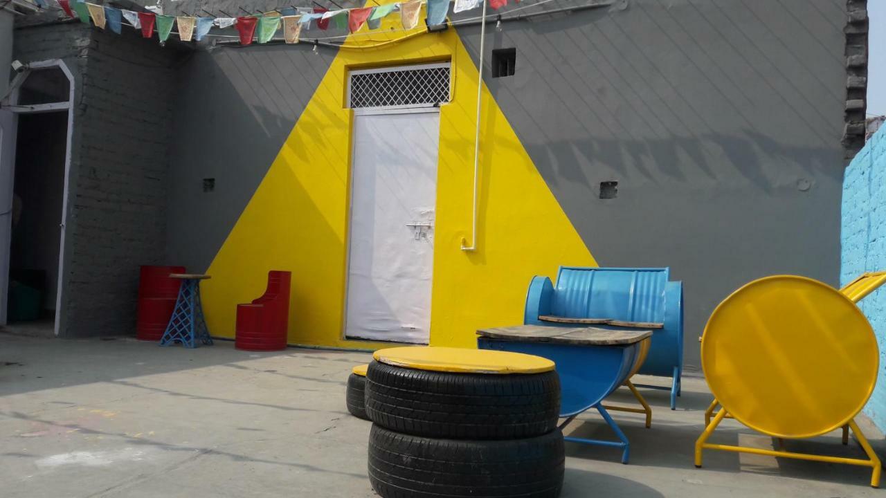 Bunk Hostel Delhi Нью-Дели Экстерьер фото