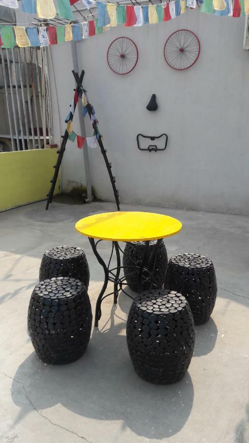 Bunk Hostel Delhi Нью-Дели Экстерьер фото