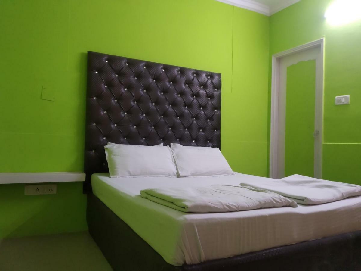 Bunk Hostel Delhi Нью-Дели Экстерьер фото
