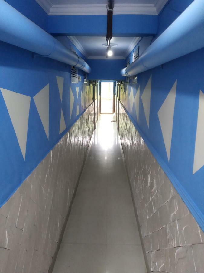 Bunk Hostel Delhi Нью-Дели Экстерьер фото