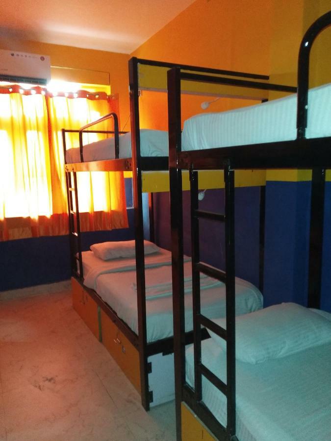 Bunk Hostel Delhi Нью-Дели Экстерьер фото